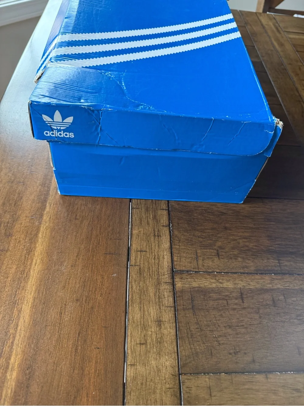 adidas classic white